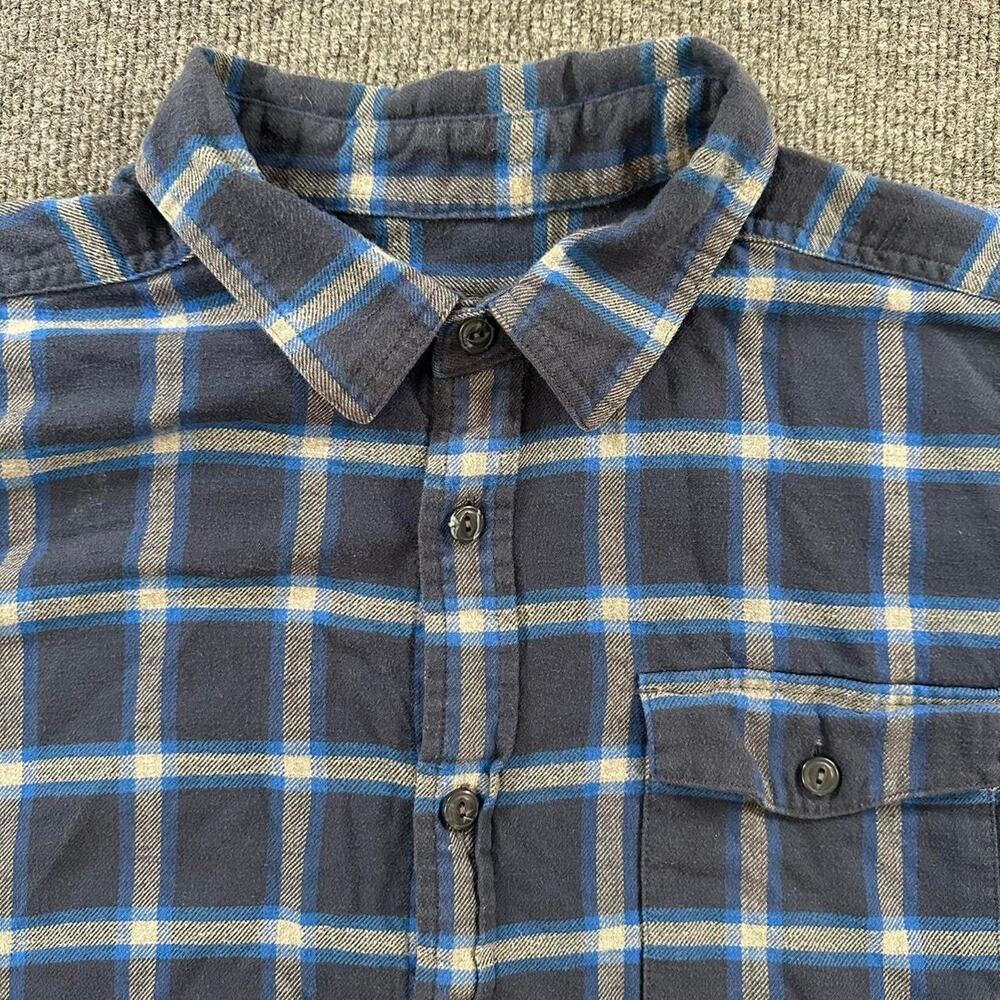 Patagonia Men’s Lightweight Fjord Flannel Organic Cotton Long Sleeve Button Up L
